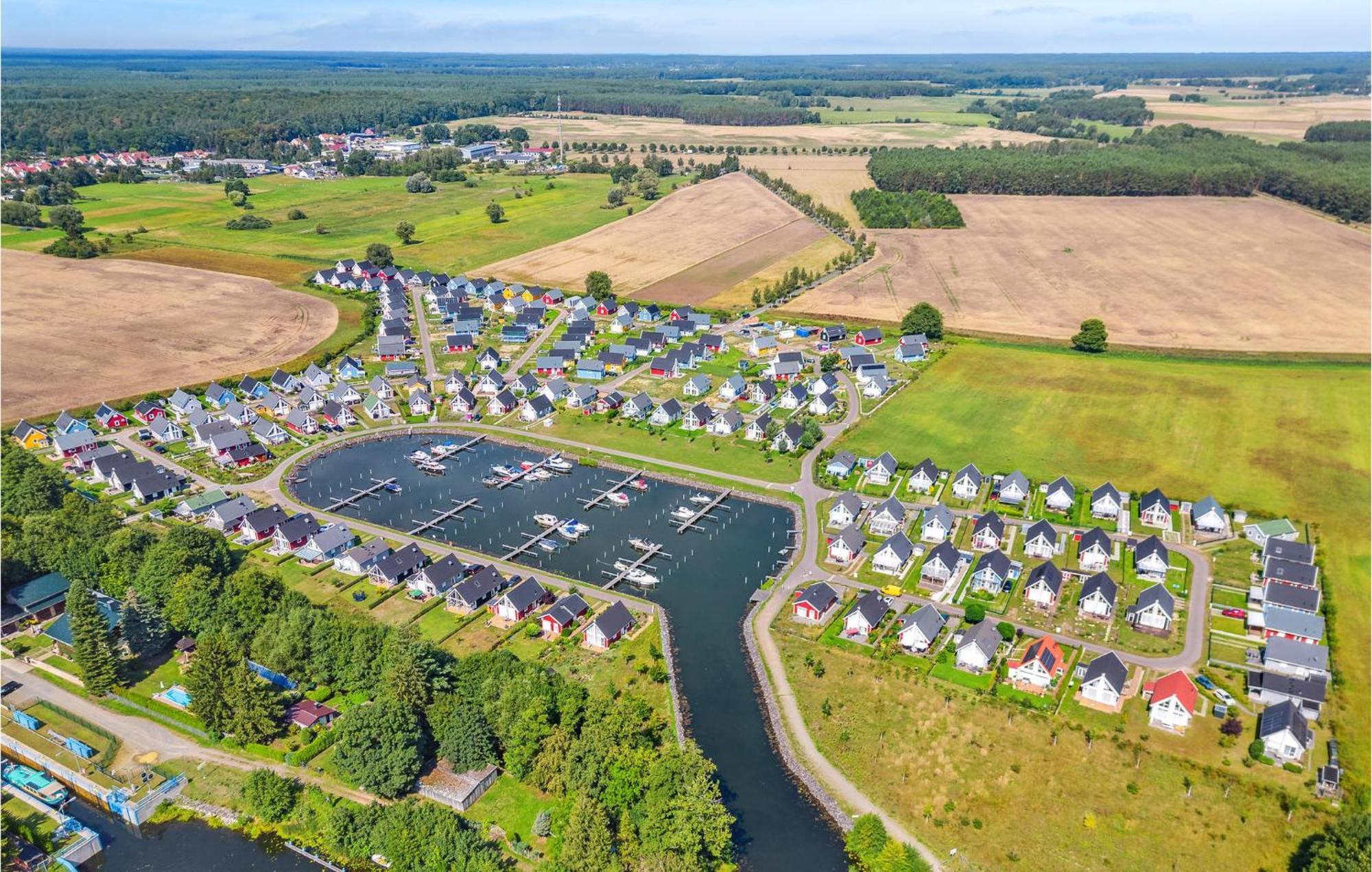 Cozy Home In Zerpenschleuse With Wifi Bagian luar foto